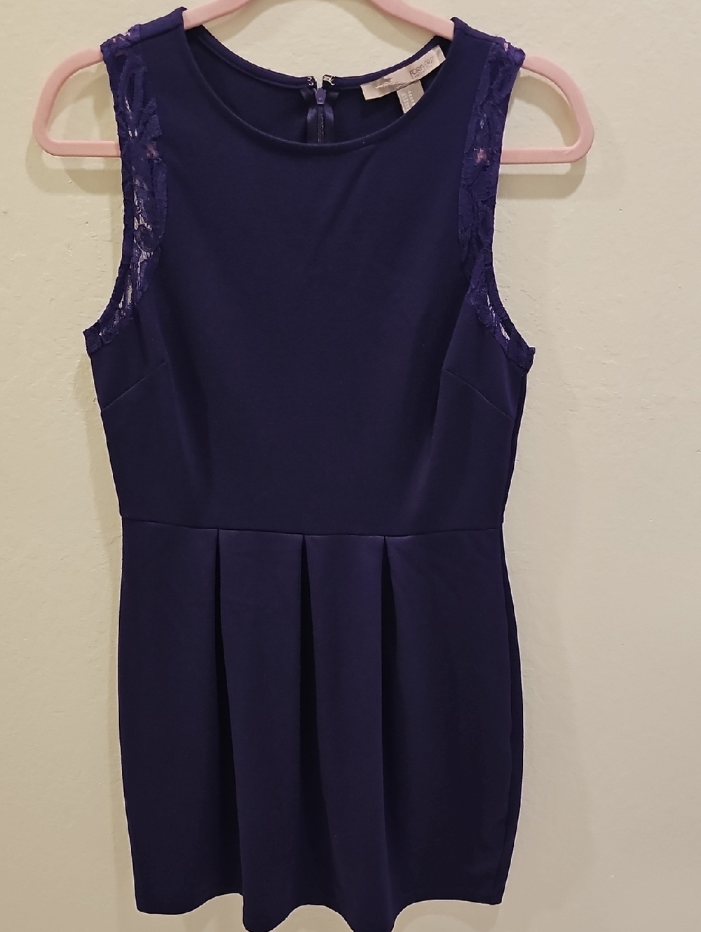 Women's Plum Lace-Trim Pleated Dress
